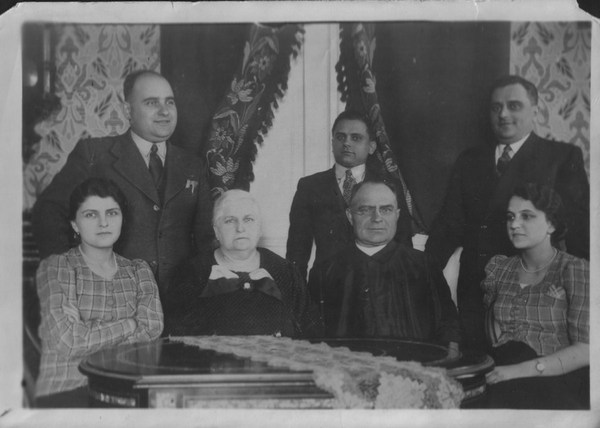 Volodymyr Svarychevskyy with his family